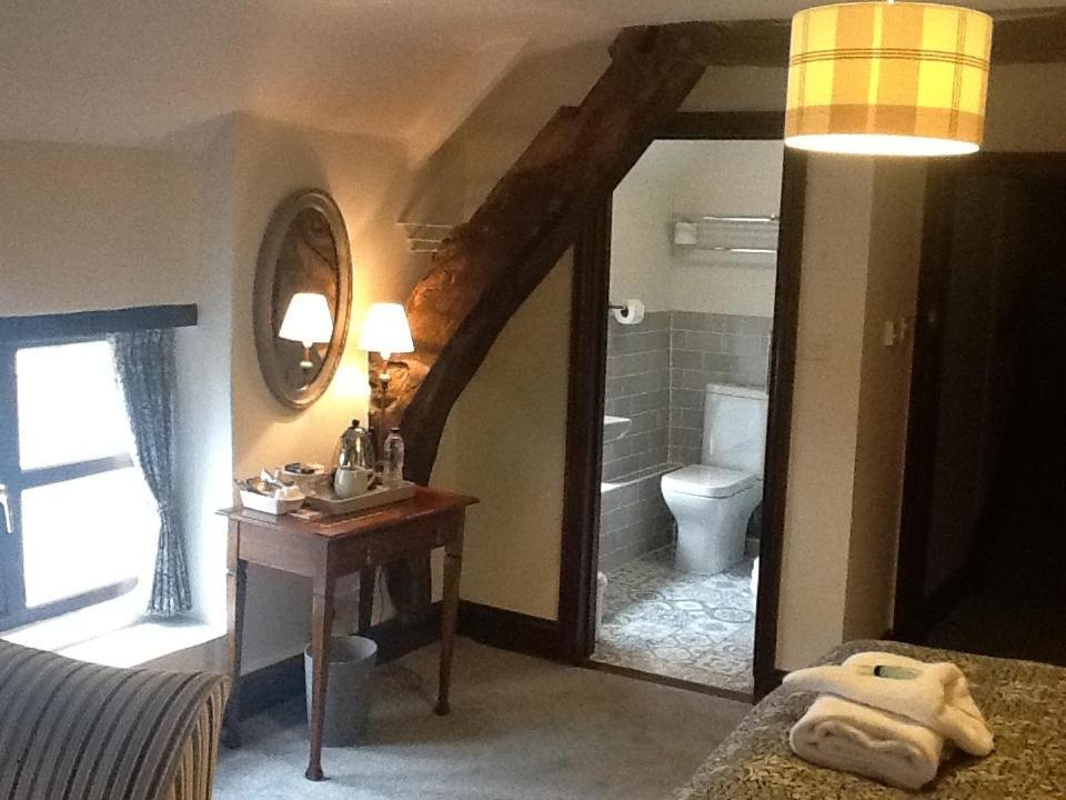 Royal George Hotel Great Easton  Bilik gambar